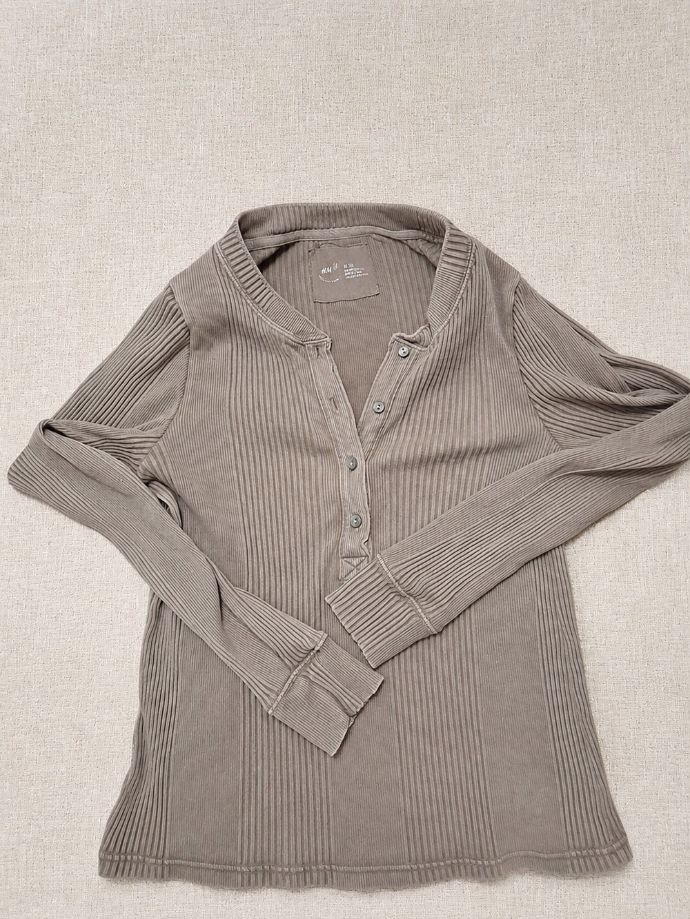 Women's H&M Green Khaki Ribbed Long Sleeve Henley Top in Taupe